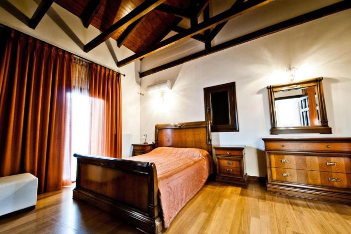 Image No.12-4 Bed Villa for sale