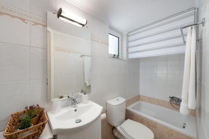 Image No.15-3 Bed House for sale