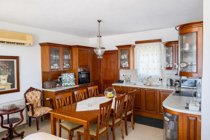 Image No.18-3 Bed House for sale