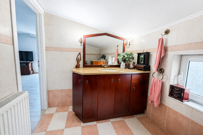 Image No.23-3 Bed House for sale