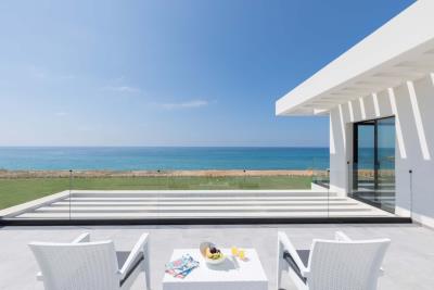 Villa-Afroditi-Outside-5-2048x1366