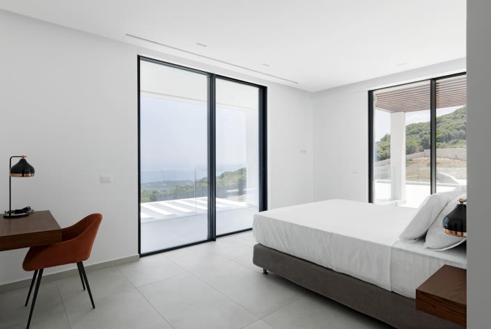 Image No.10-5 Bed Villa for sale