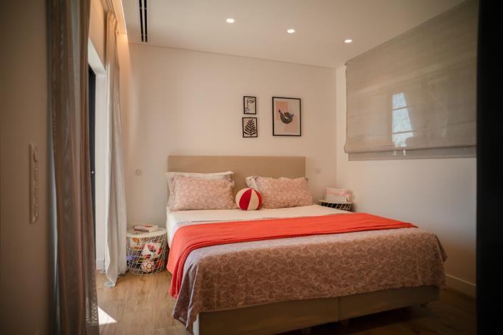 Image No.9-3 Bed Maisonette for sale