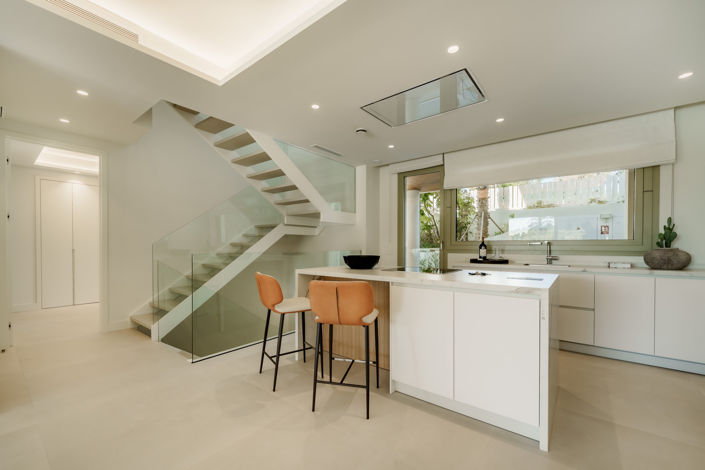 Image No.11-4 Bed Property for sale