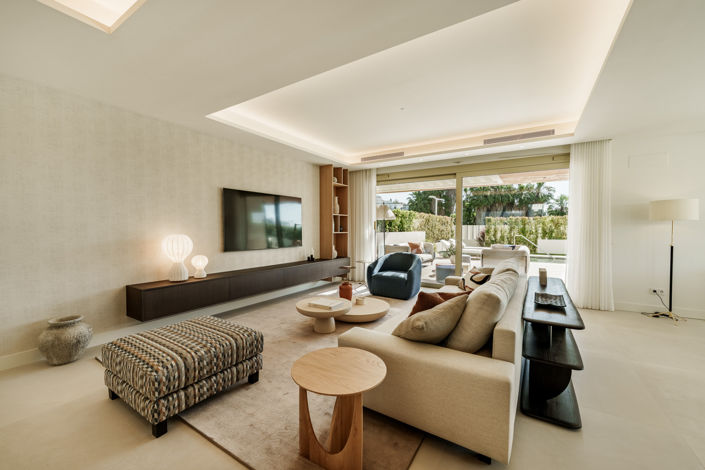 Image No.5-4 Bed Property for sale