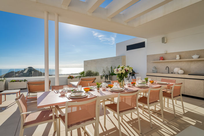 Image No.12-3 Bed Property for sale