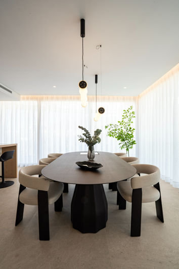 Image No.10-4 Bed Property for sale