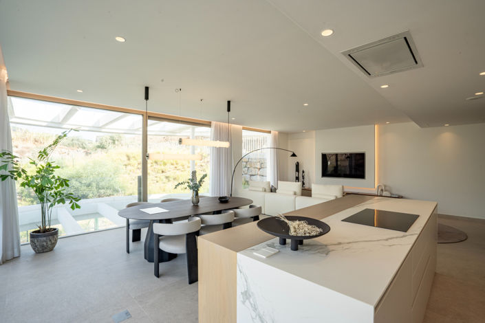 Image No.13-4 Bed Property for sale