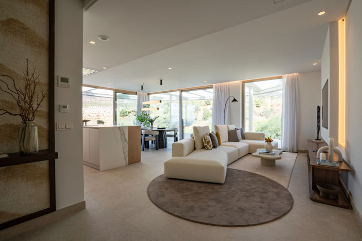 Image No.16-4 Bed Property for sale