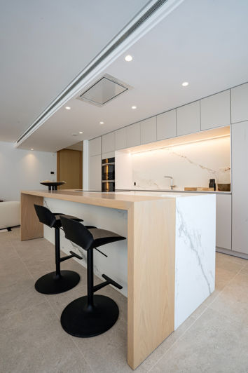 Image No.17-4 Bed Property for sale