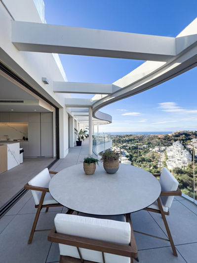 Image No.2-4 Bed Property for sale