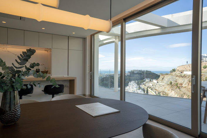 Image No.21-4 Bed Property for sale