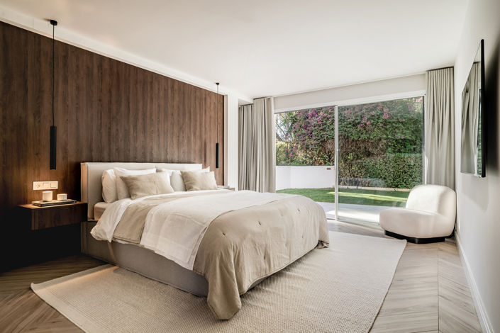 Image No.12-4 Bed Property for sale