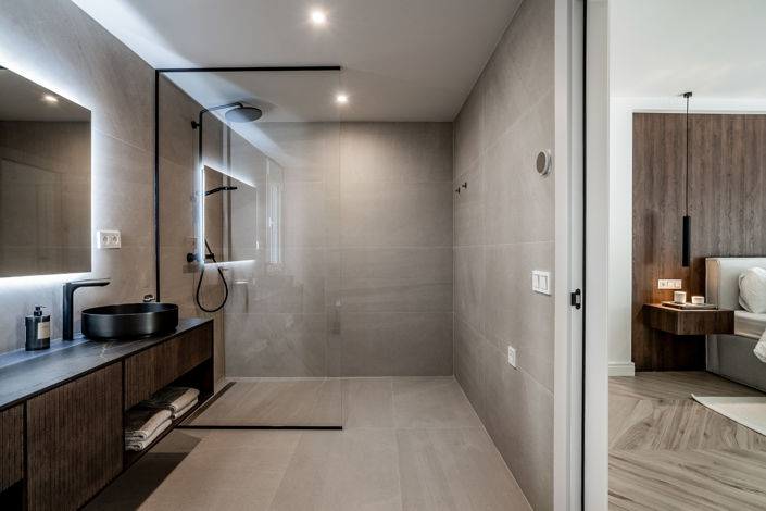 Image No.16-4 Bed Property for sale