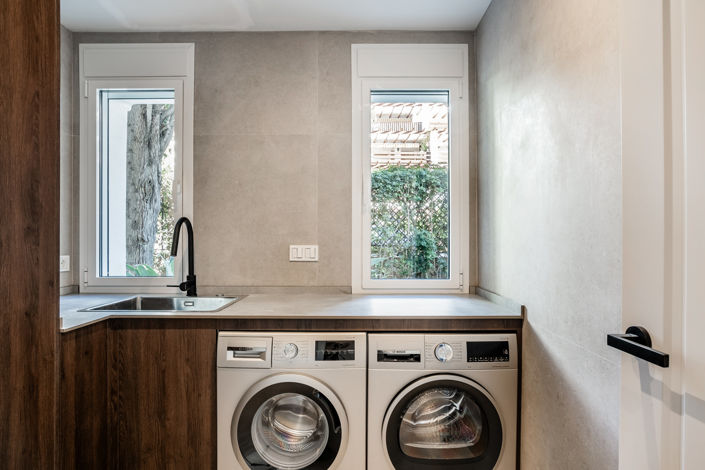 Image No.24-4 Bed Property for sale