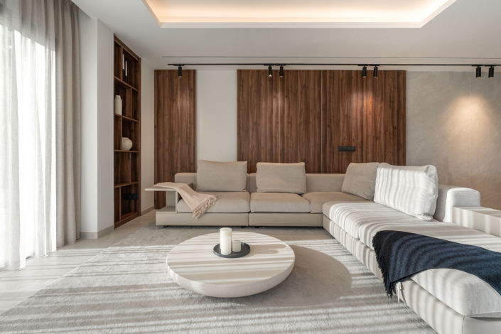 Image No.10-3 Bed Property for sale