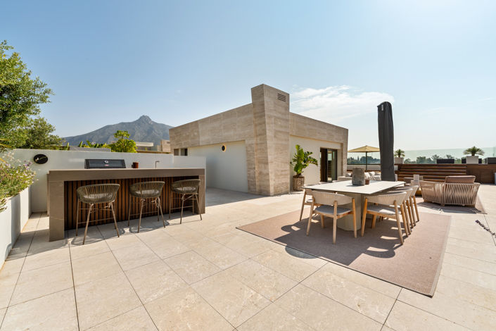 Image No.30-4 Bed Property for sale