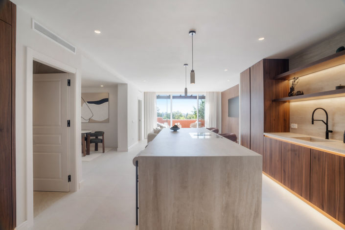 Image No.43-4 Bed Property for sale