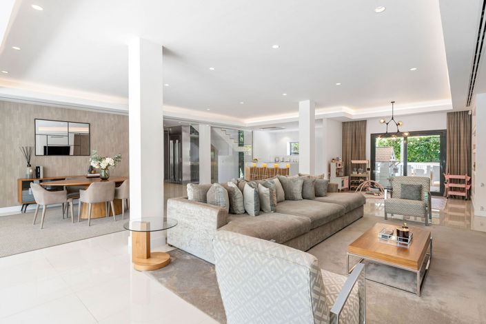 Image No.2-5 Bed Villa for sale