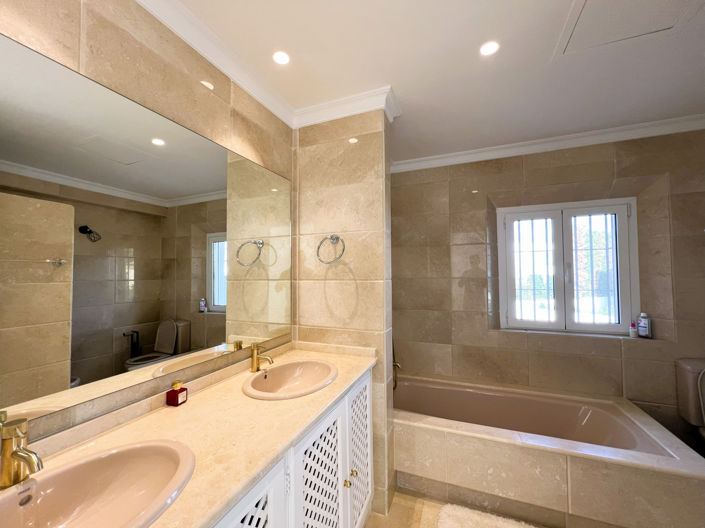 Image No.7-Villa de 4 chambres à vendre à Sotogrande playa