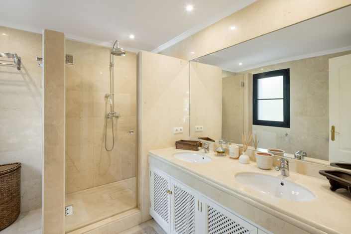 Image No.14-4 Bed Villa for sale