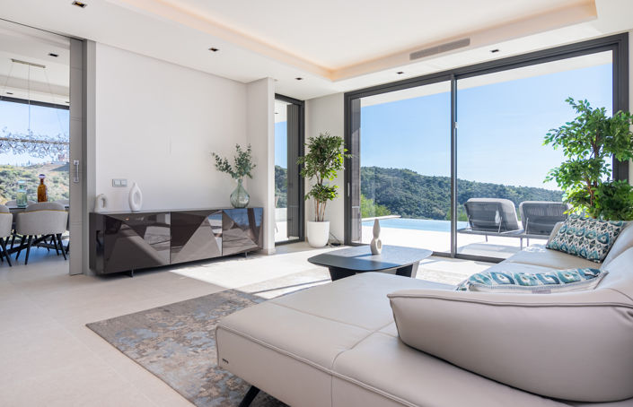 Image No.8-6 Bed Villa for sale