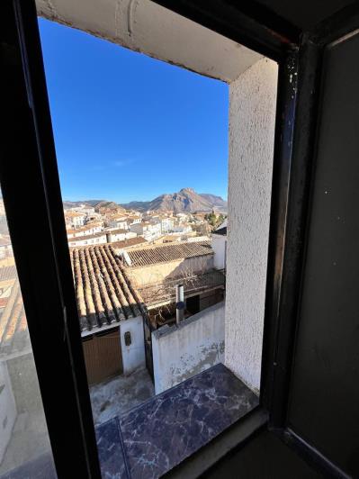 Image No.12-4 Bed Townhouse for sale