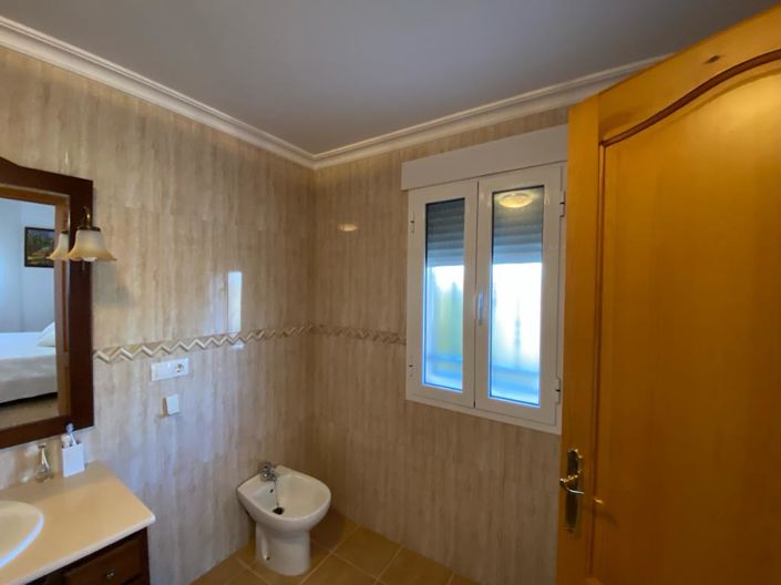 Image No.13-4 Bed Property for sale