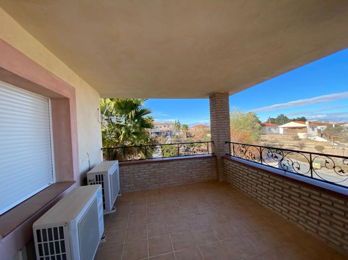 Image No.48-4 Bed Property for sale