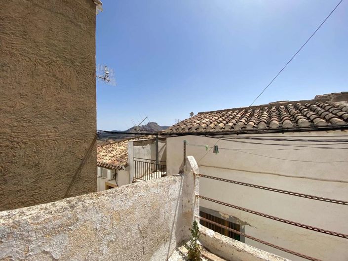 Image No.25-3 Bed Townhouse for sale