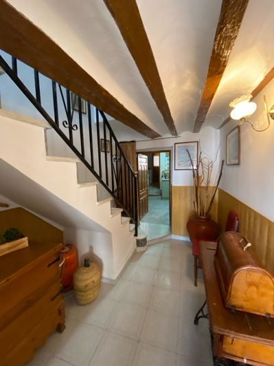 Image No.13-3 Bed Property for sale