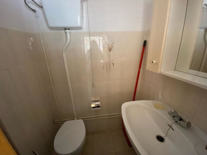 Image No.18-3 Bed Property for sale