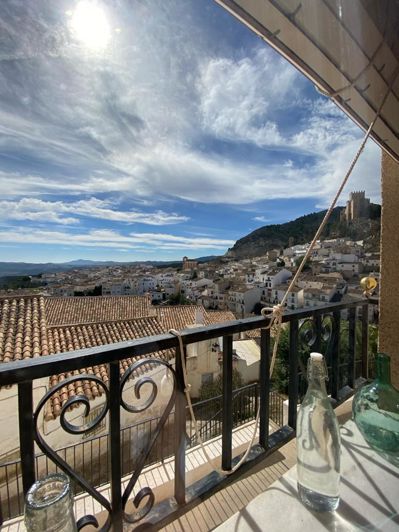 Image No.30-3 Bed Property for sale