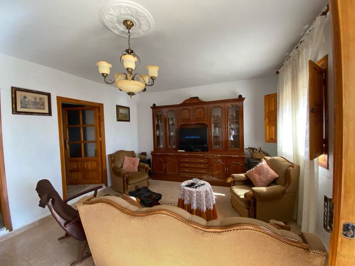 Image No.10-3 Bed Property for sale