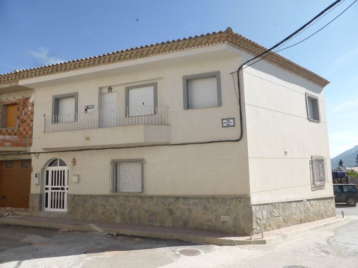 Image No.1-3 Bed Townhouse for sale