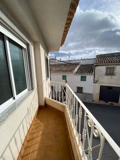 Image No.21-3 Bed Townhouse for sale