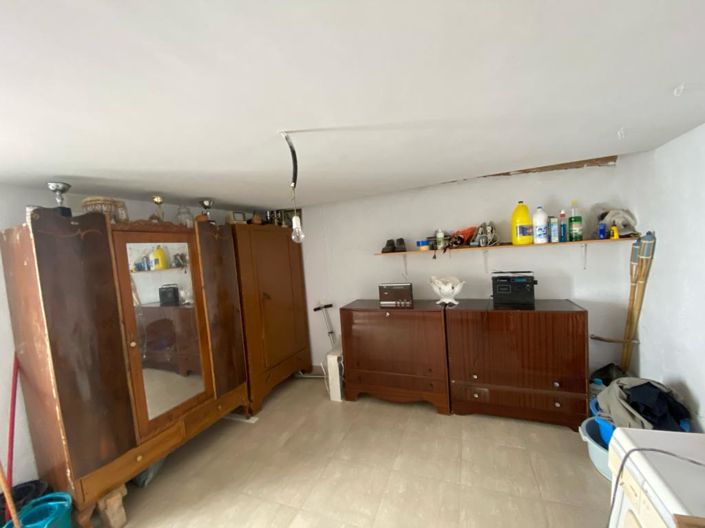 Image No.12-3 Bed Property for sale