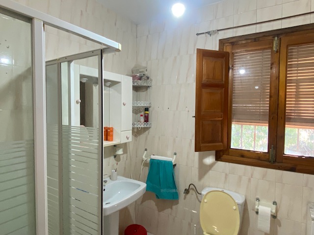 Image No.10-3 Bed Property for sale