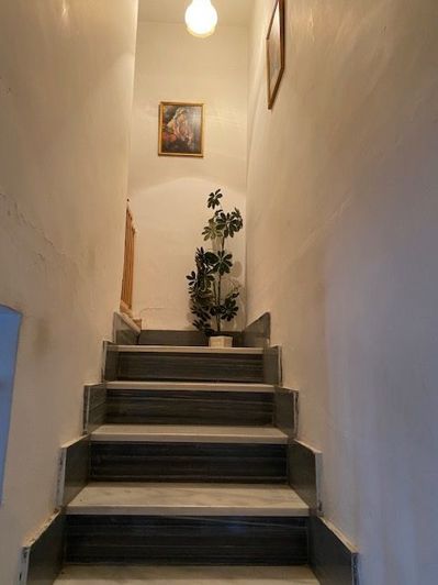 Image No.19-3 Bed Property for sale