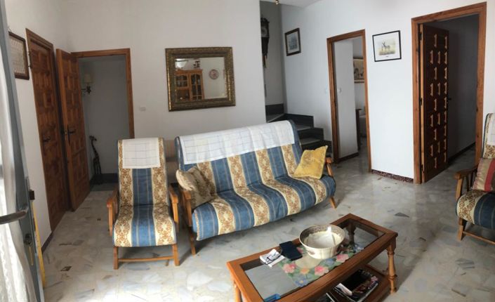 Image No.17-5 Bed Townhouse for sale