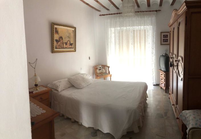 Image No.26-5 Bed Townhouse for sale