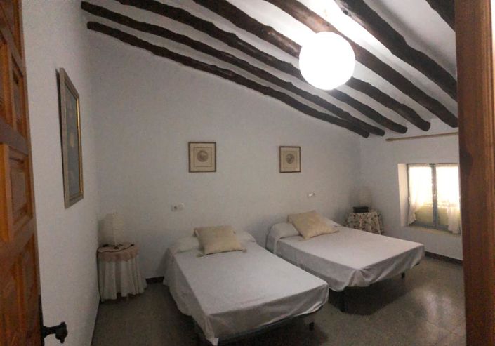 Image No.33-5 Bed Townhouse for sale