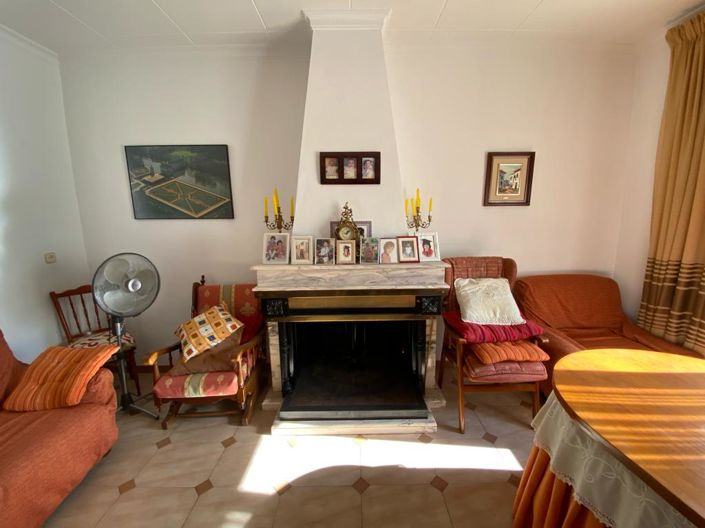 Image No.12-5 Bed Property for sale