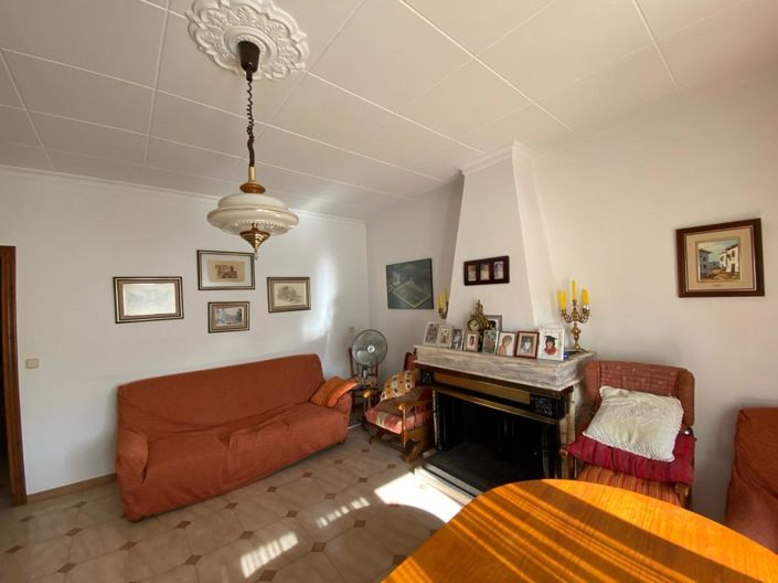 Image No.13-5 Bed Property for sale