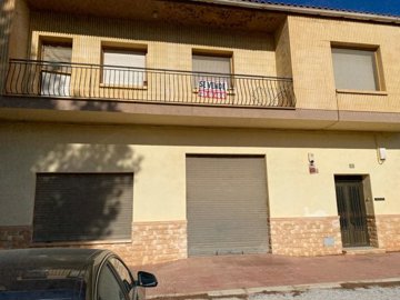 property158993900
