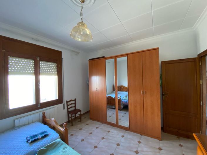 Image No.32-5 Bed Property for sale