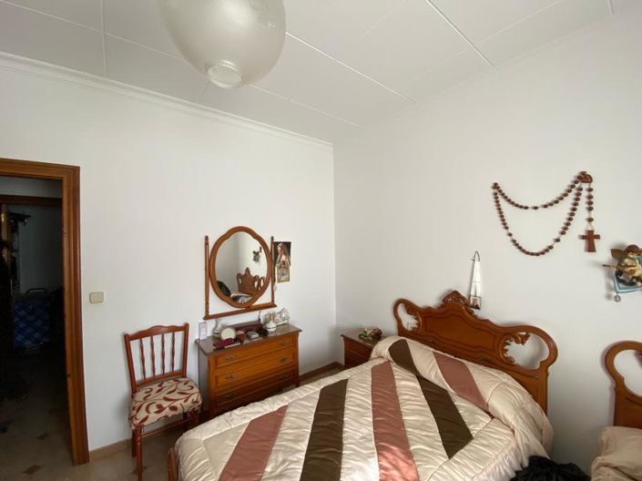 Image No.37-5 Bed Property for sale