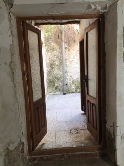 Image No.10-3 Bed Property for sale