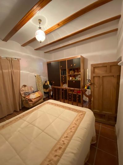 Image No.30-4 Bed Property for sale