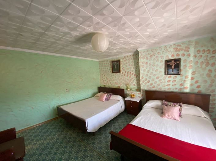 Image No.15-4 Bed Townhouse for sale